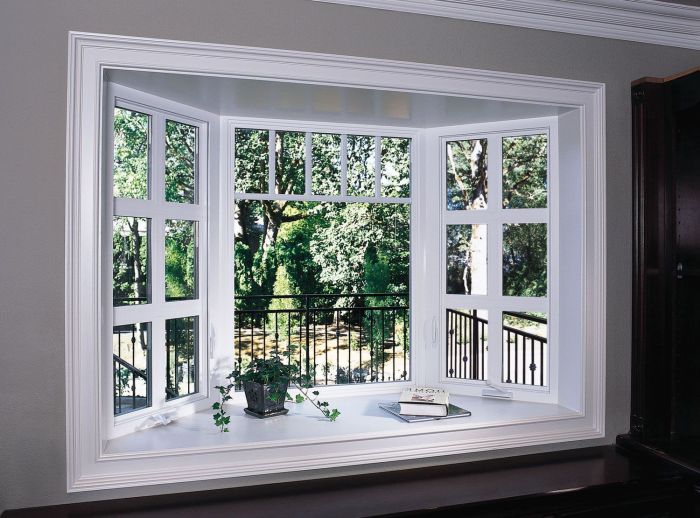 How to decorate a kitchen bay window ledge