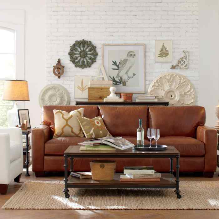 How to decorate living room with leather furniture