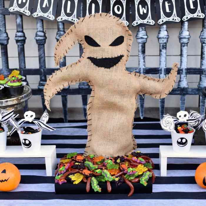 How to make oogie boogie decoration