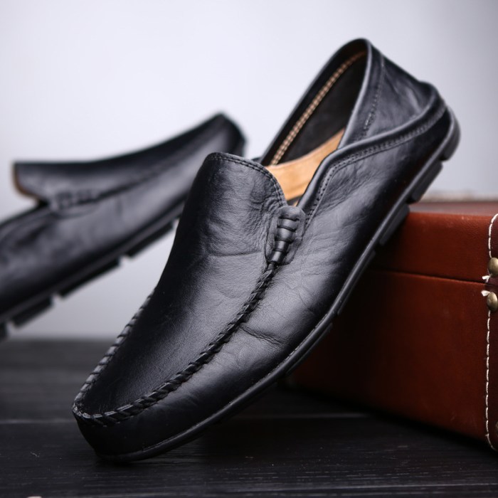 Supportive men's dress shoes