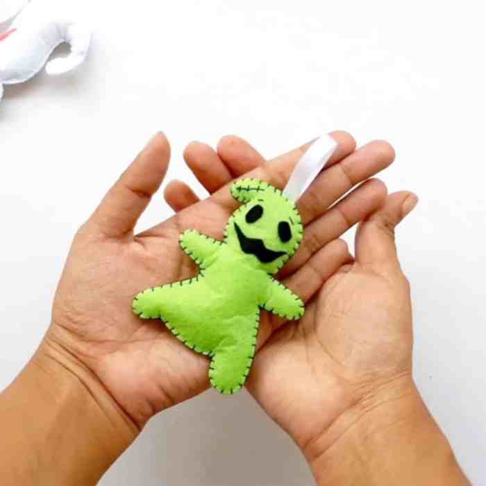 How to make oogie boogie decoration