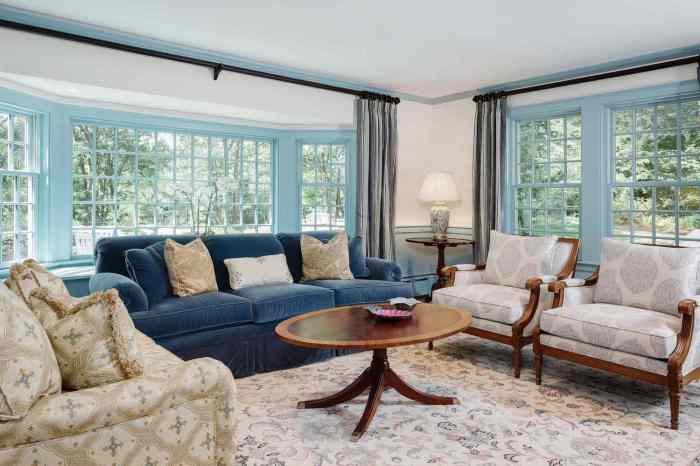 How to decorate bay window seat